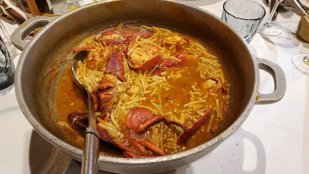 Menu_Restaurant Ibèric, escamarlans, llagosta , fideos amb llobregant_Ullastret_image_5