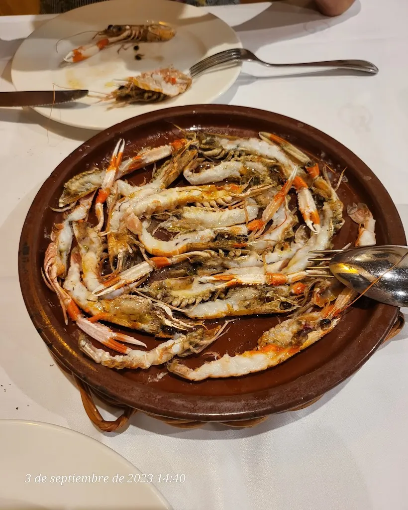 Menu_Restaurant Ibèric, escamarlans, llagosta , fideos amb llobregant_Ullastret_image_6