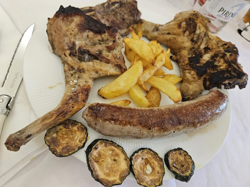 Restaurant Hostal Casa Comaulis_Vajol La_slider_image_2