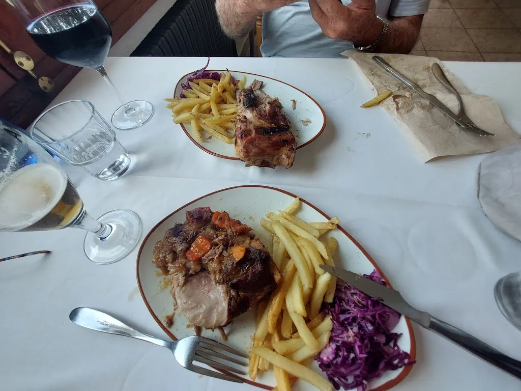 M S Murphy_Restaurant Fonda Barris _Vall den Bas La_review