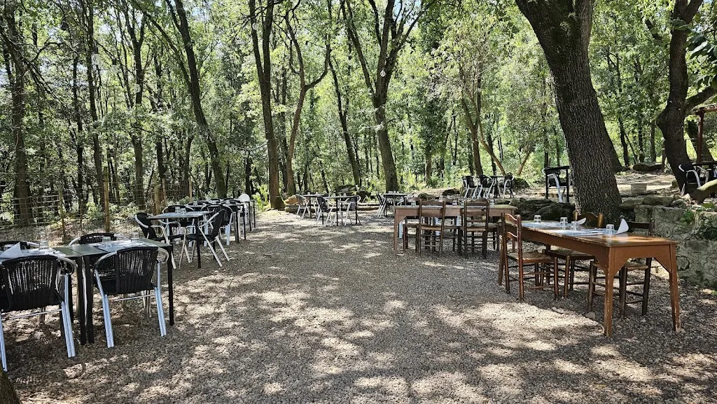 Restaurant Fonda Barris (Joanetes, La Vall d'en Bas) ristorante a Vall den Bas La