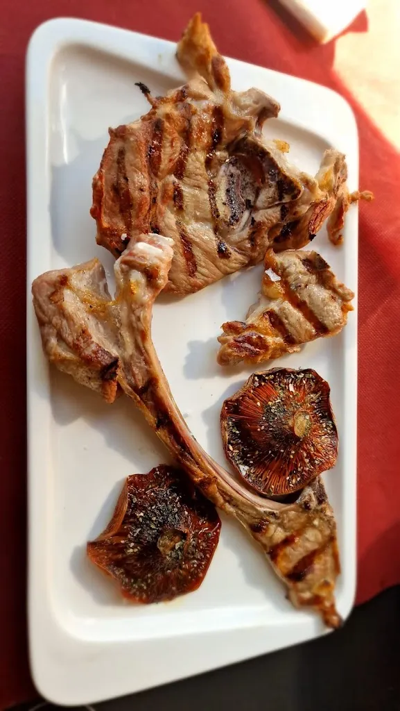 Antoni Oltra_Bar restaurant La Piscina_Vallfogona de Ripollès_review