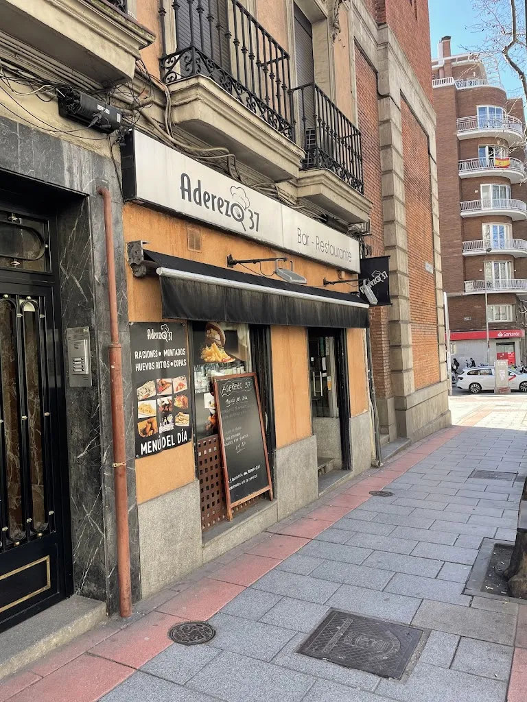 D. Schaefer_Aderezo 37_Verges_recensione