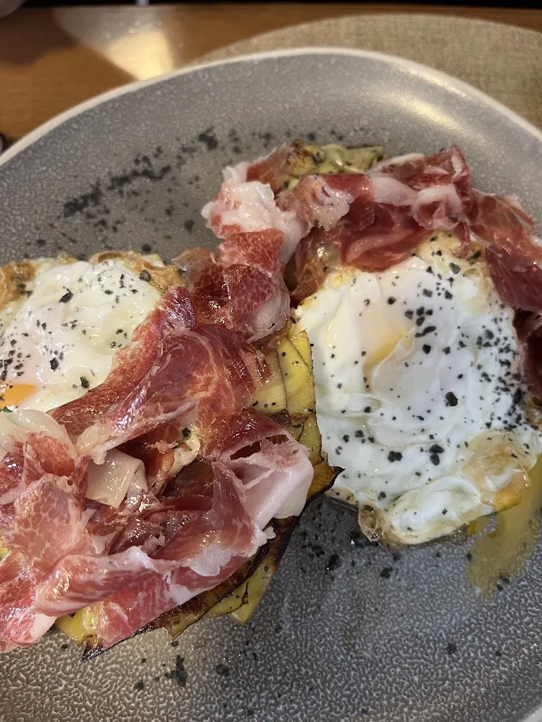 Leon Dorssers_Restaurant Bar La Sínia - Cafeteria_Vilabertran_recensione