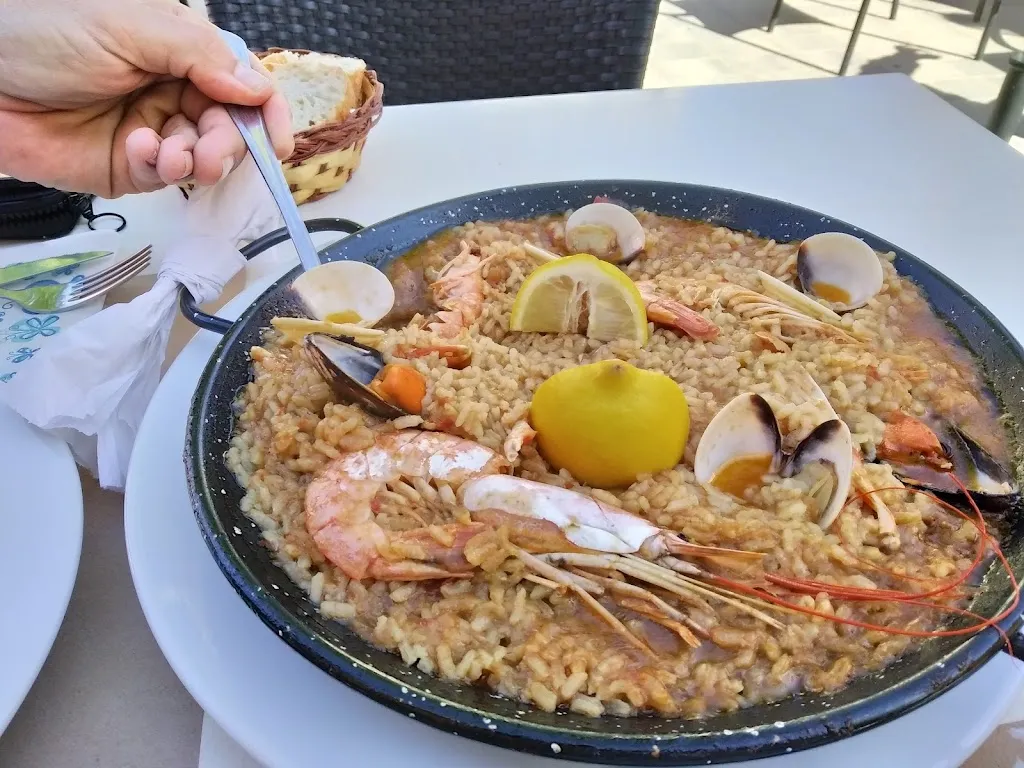 Restaurant El Centre restaurant in Vilabertran