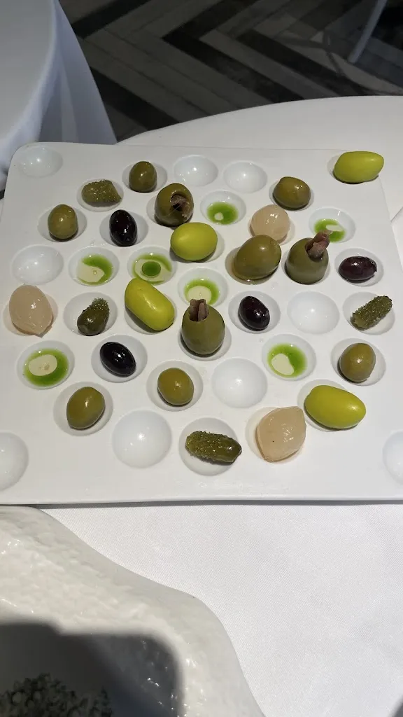 Peter Williams_Klova i Kava Restaurant_Viladamat_recensione