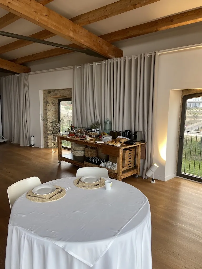 Billy Pearce_Mas Vivent_Vilamaniscle_review