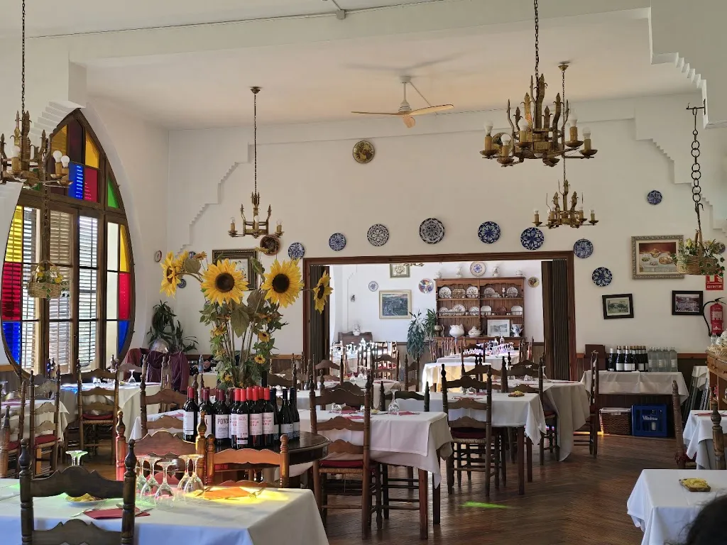 Hostal Bofill S.L. restaurant in Viladrau