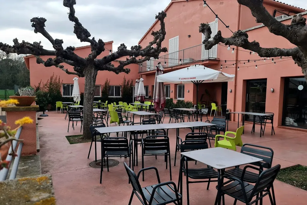 Bar-Restaurant L'Empalme restaurant in Vilobí dOnyar