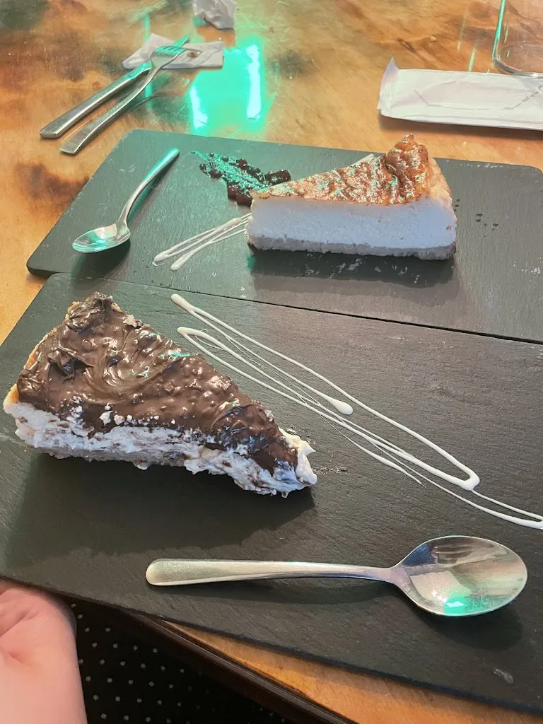 daily con Paula_Bar Los Cazadores_Albondón_review