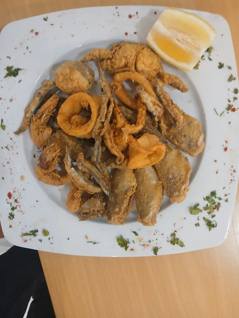 Bar Restaurante Los Amigos_Albondón_slider_image_2