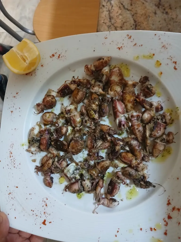 Bar Restaurante Los Amigos_Albondón_slider_image_3