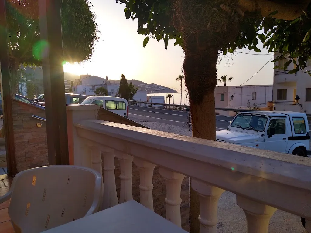 Howard N Hughes_Restaurante Los Amigos_Albondón_review