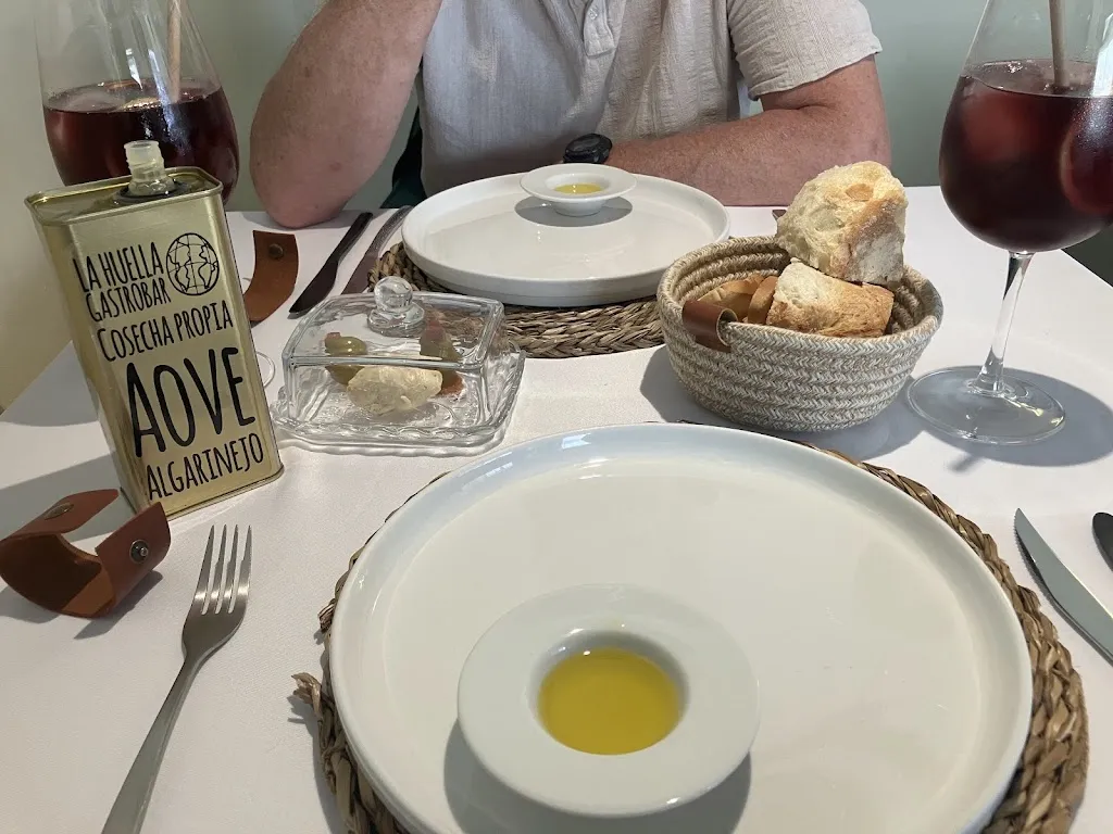 Fil Manuguid_La Huella Gastrobar_Algarinejo_review