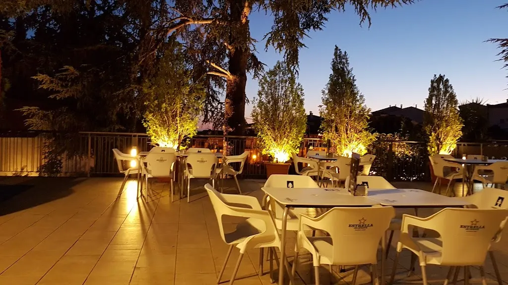 Restaurante Complejo los Pinos_Alfacar_slider_image_1