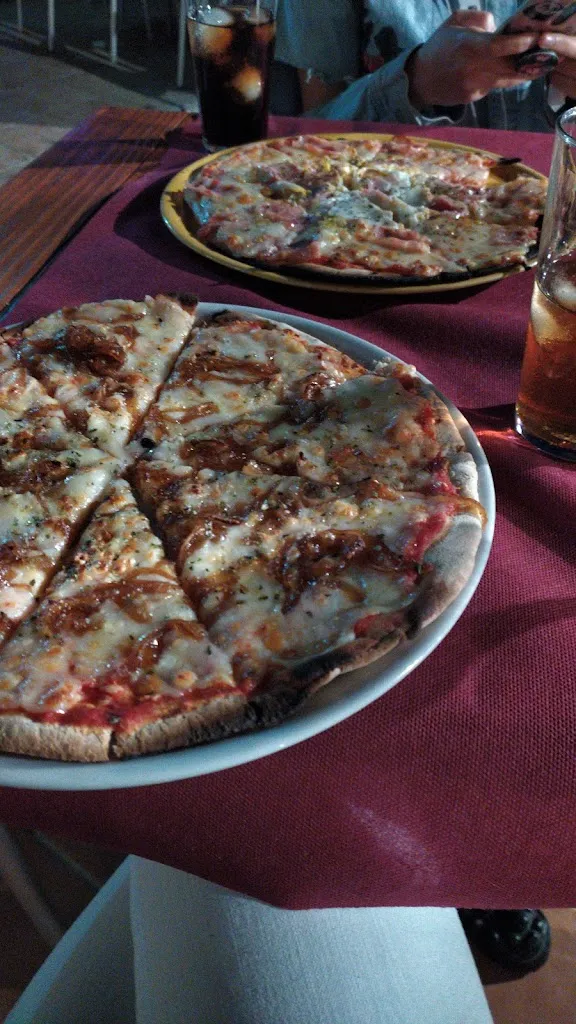 Alvaro Costella_Restaurante Pizzería Il Club chorres Alfacar · Granada_Alfacar_review