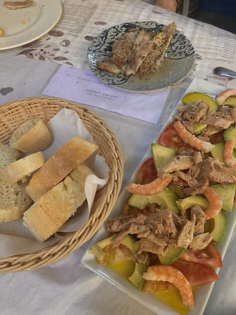 Zoe Monohan_Café Bar Restaurante AVENIDA_Alfacar_review