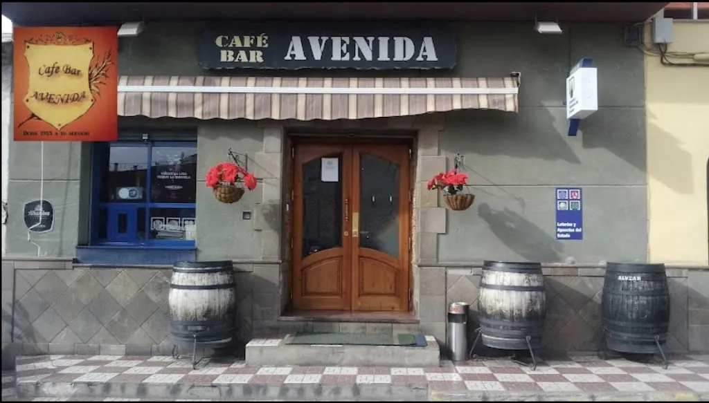 Café Bar Restaurante AVENIDA restaurant in Alfacar