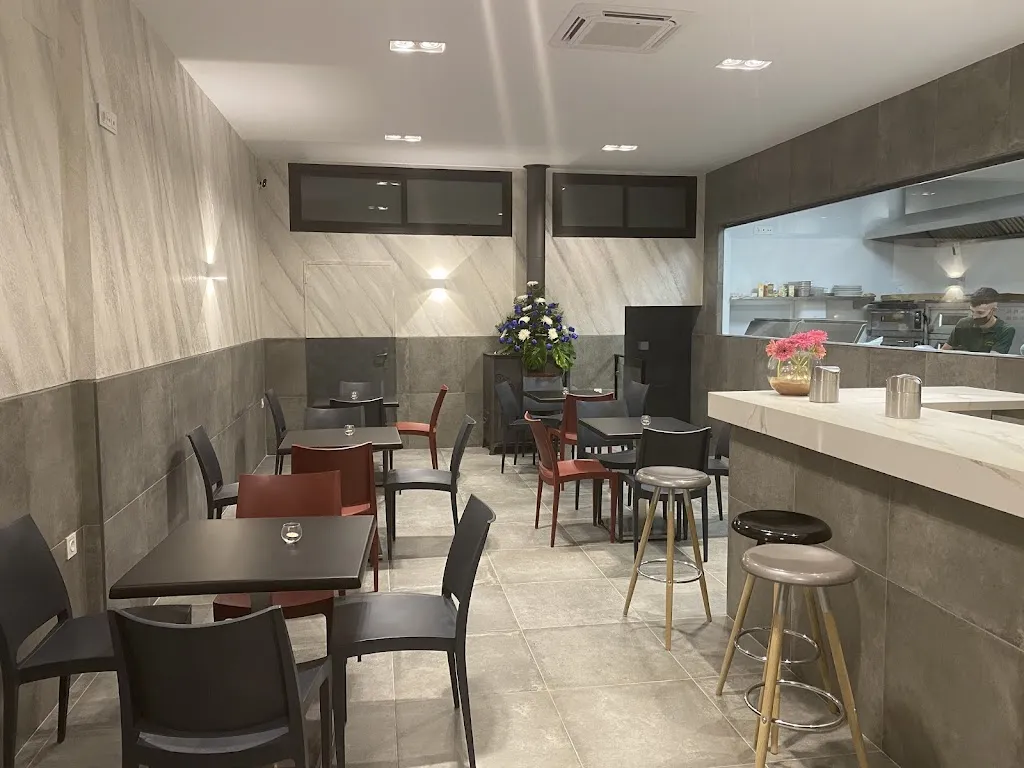 pizzeria la parada restaurant in Alfacar