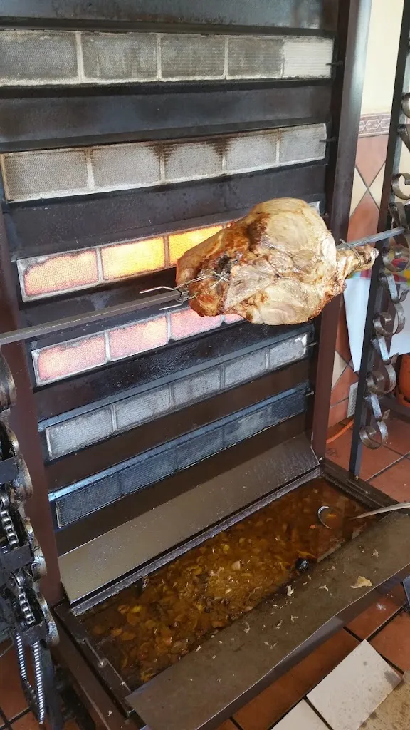 José Manuel_Venta julio pata jamon asada_Alhama de Granada_review