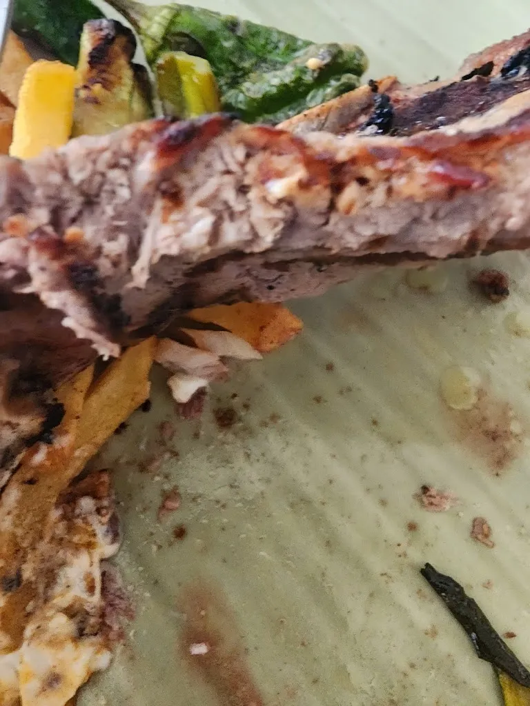 heeny julie_Sa Muralla_Tossa de Mar_review