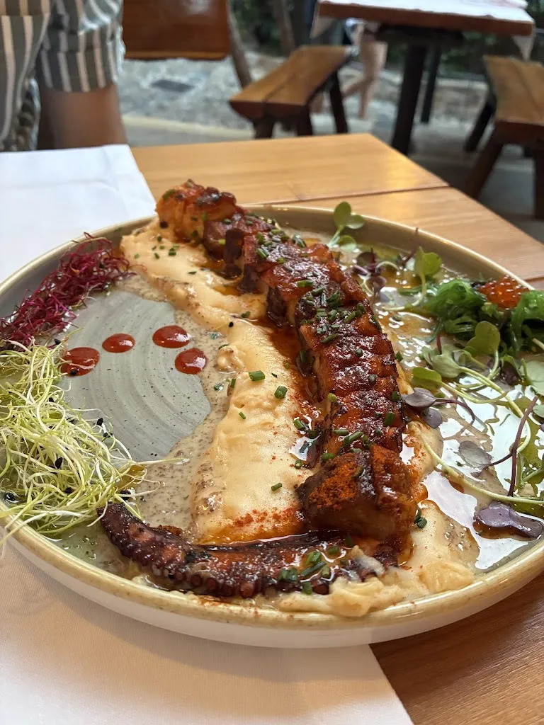 Gabrielle Martin_Restaurant Santa Marta grup el xiringuito_Tossa de Mar_recensione