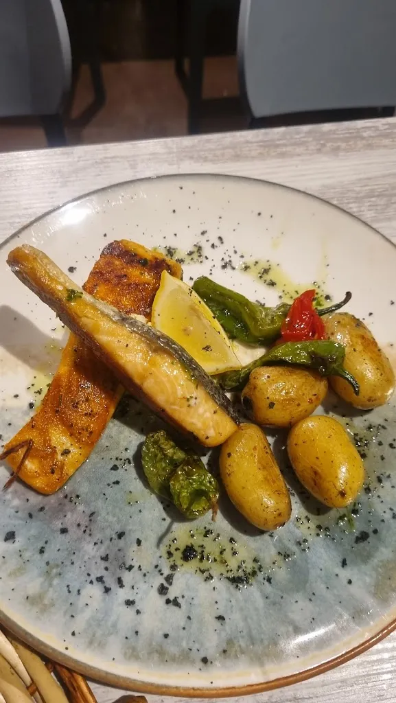 Bee Warada_CocinArte_Tossa de Mar_review