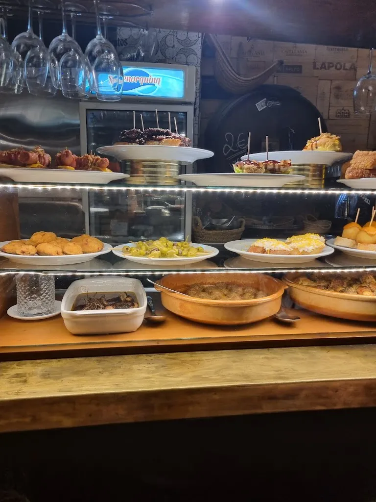 Mahjabeen Brammall_Restaurante Eguzkilore Euskal taberna_Tossa de Mar_review