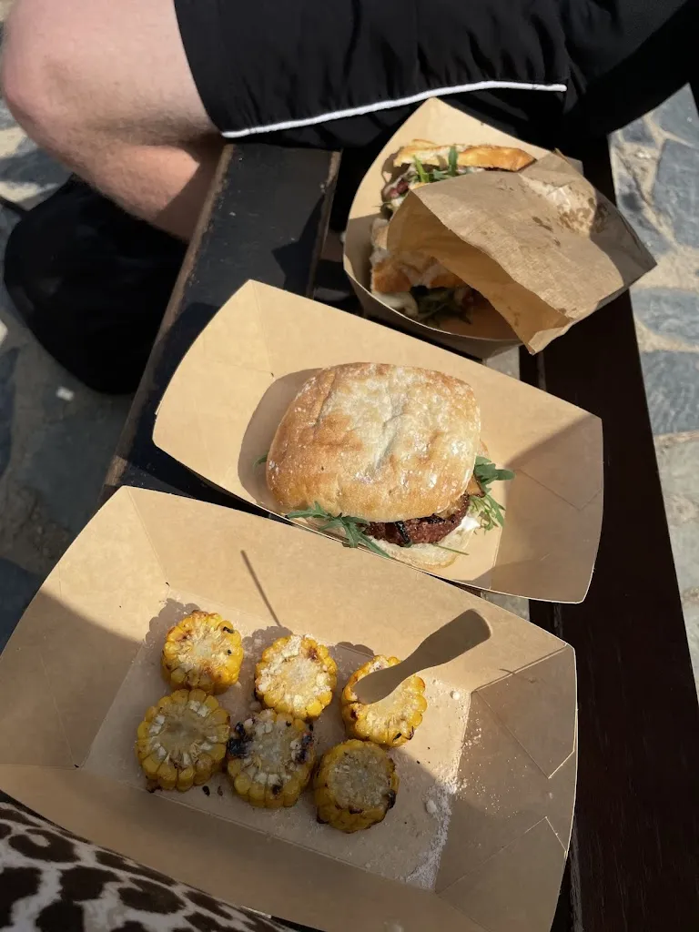 julia12393_Brasas Portal_Tossa de Mar_recensione