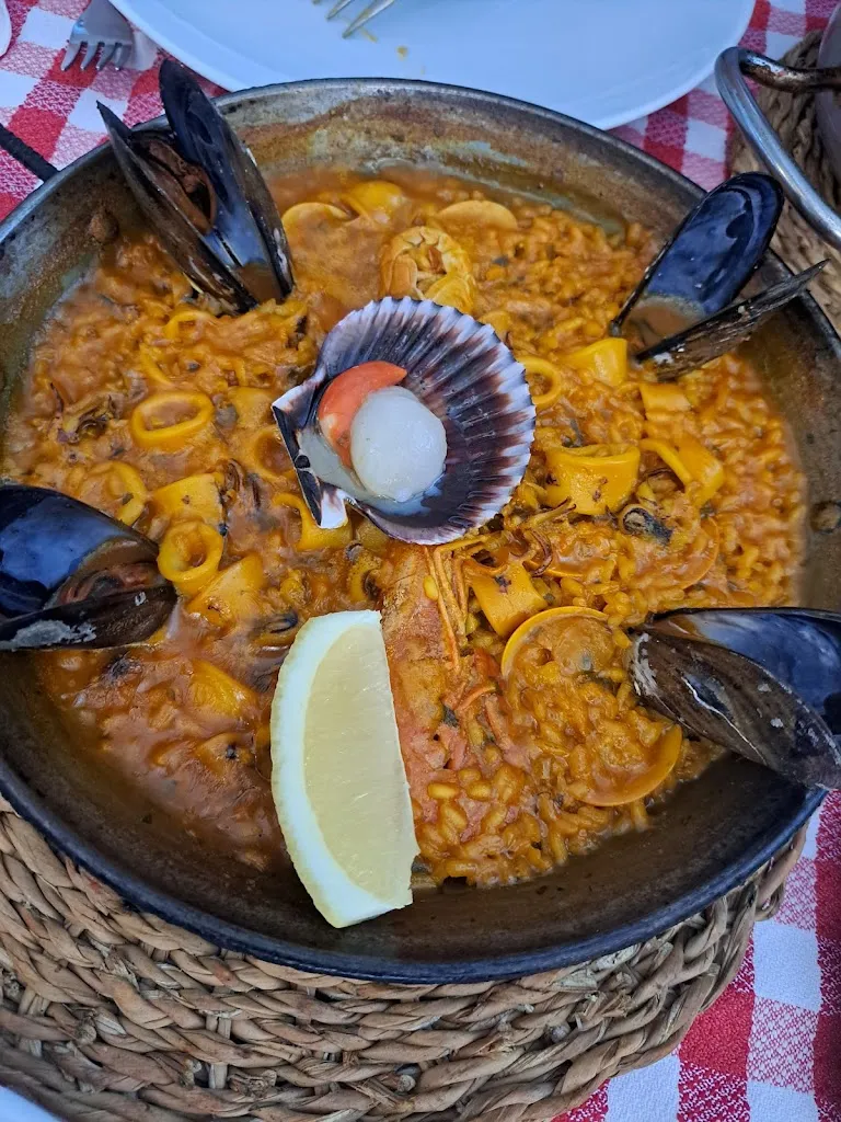 Ploy Chin_Restaurant L'Ajustada_Tossa de Mar_review