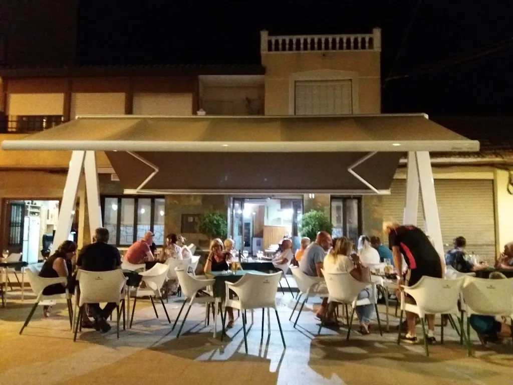 Martin Hill_Bar La Plaza_Algorfa_review