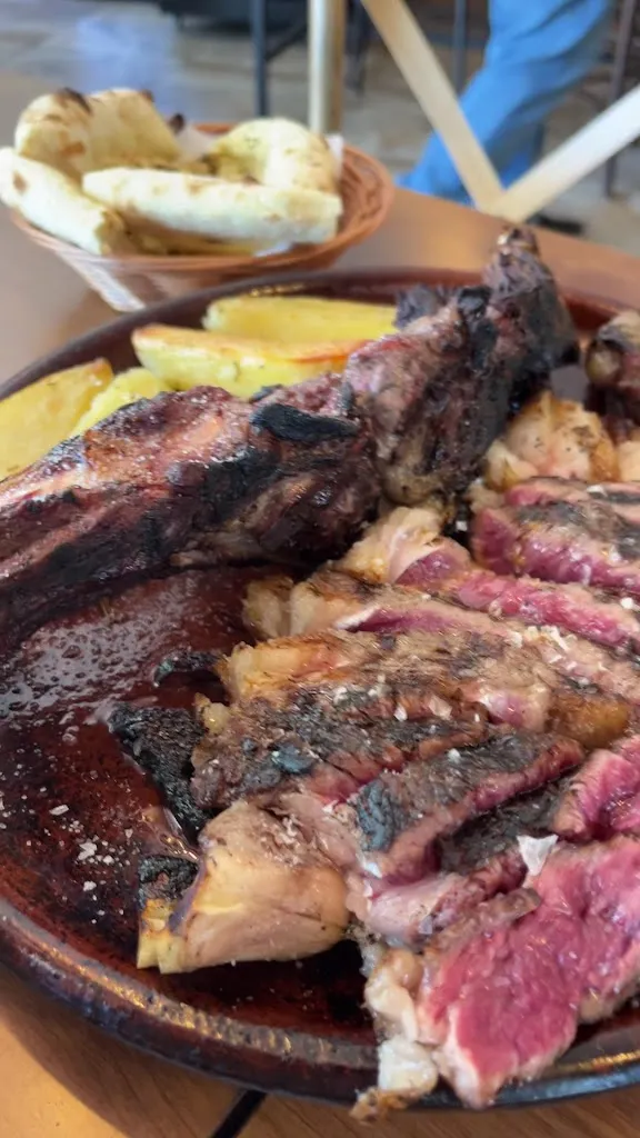 Pizzeria & Brasa Tatarà_Tossa de Mar_slider_image_2