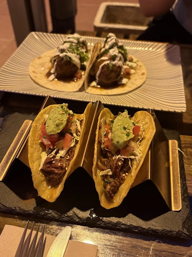 Anika Kocman_Lounge Bar Veramar_Tossa de Mar_review