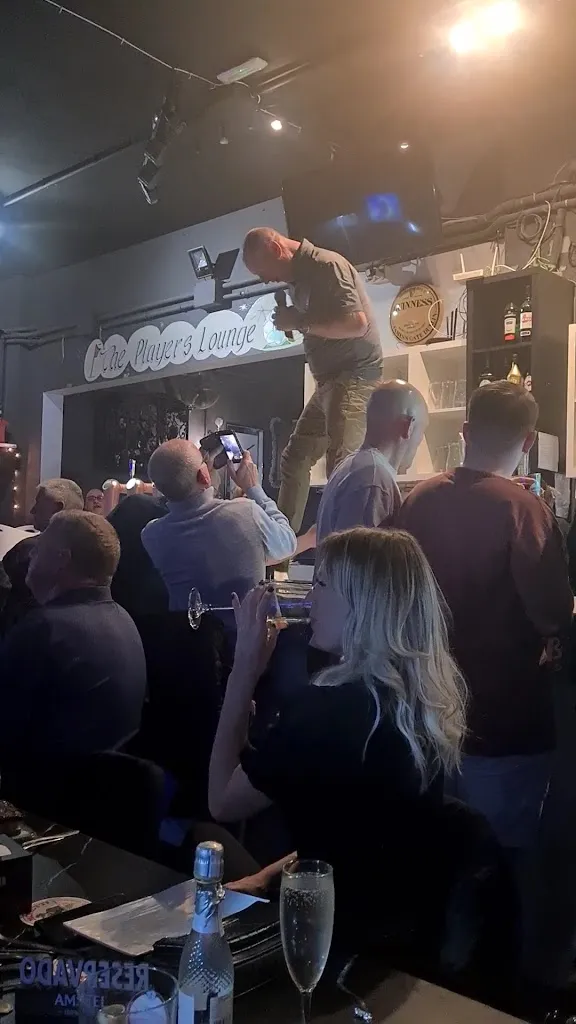 The Corner Flag_Algorfa_slider_image_2