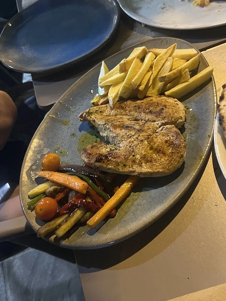 Amalia Rodriguez Moya_Restaurante pizzería Arolena - Sabores Mediterráneos_Albolote_review