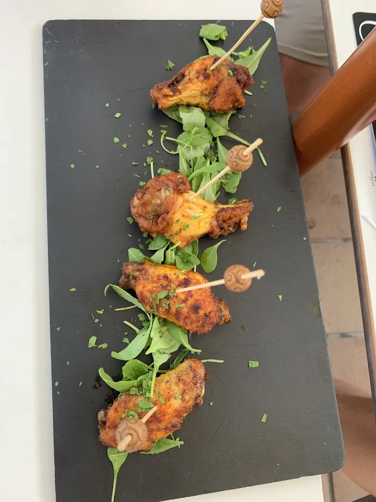 ANGELA KNOX_SUGAR TERRACE BAR_Algorfa_review