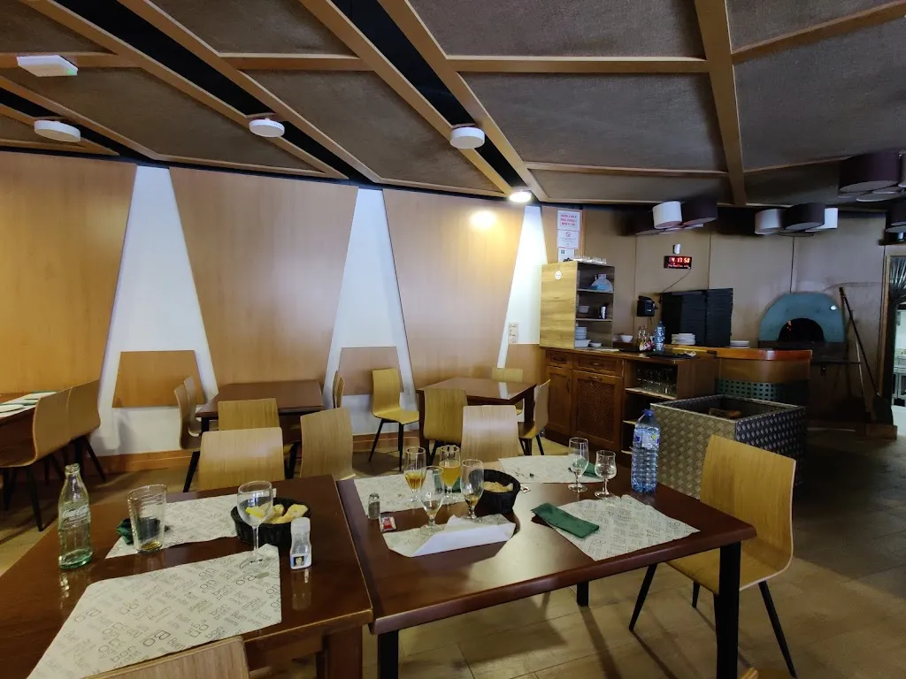 Pizzería La Roca_Benamaurel_slider_image_1