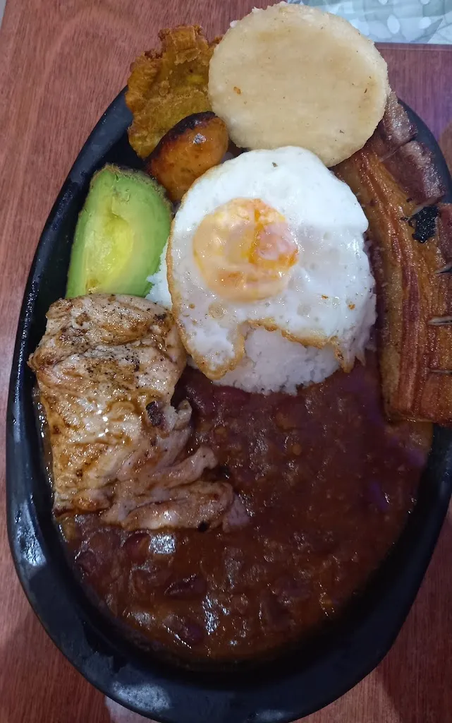 Restaurante Mi Tierra Latina_Armilla_slider_image_3