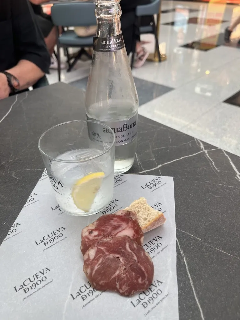 Tania Moreno_La Cueva de 1900 / Nevada II _Armilla_review