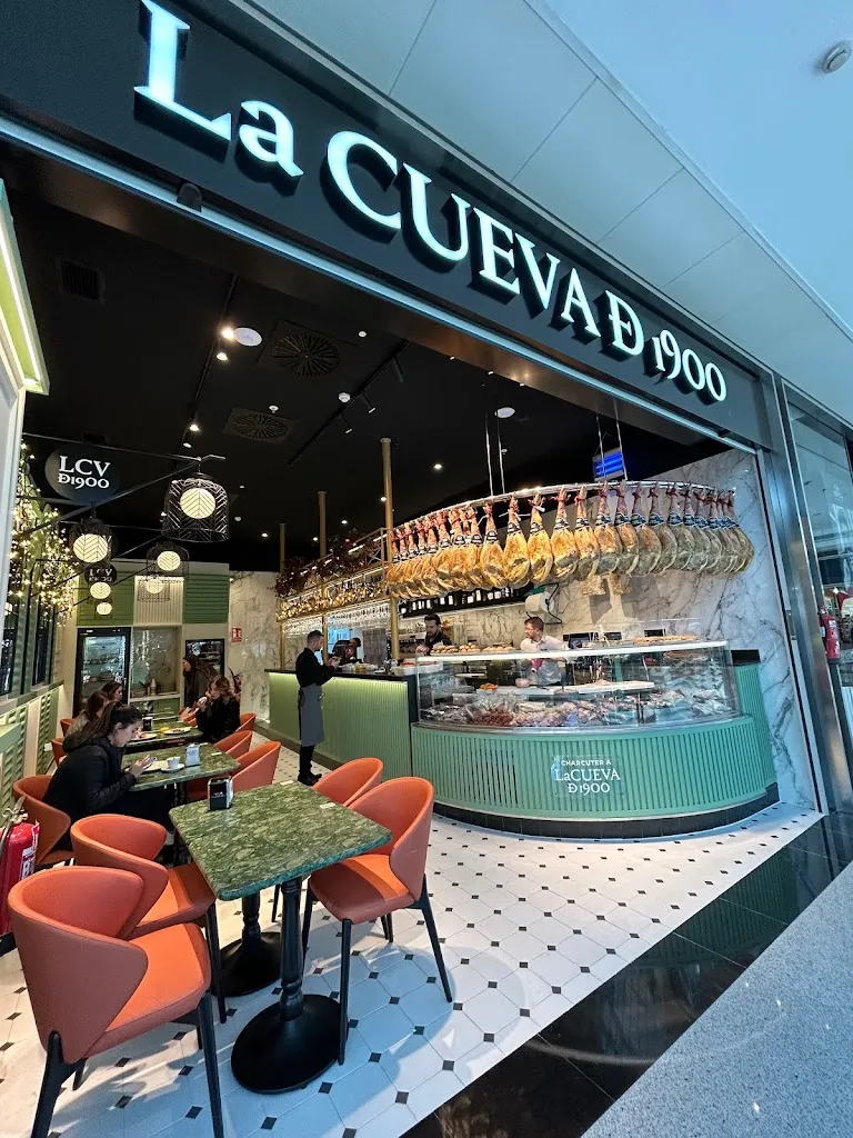 La Cueva de 1900 / Nevada II _Armilla_slider_image_1