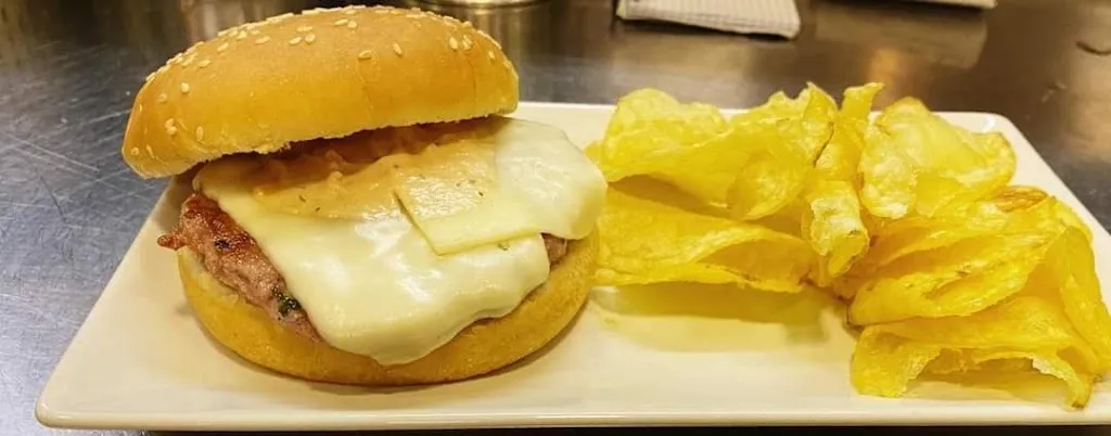 RAMONA APAVALOAI_Armilla_slider_image_2