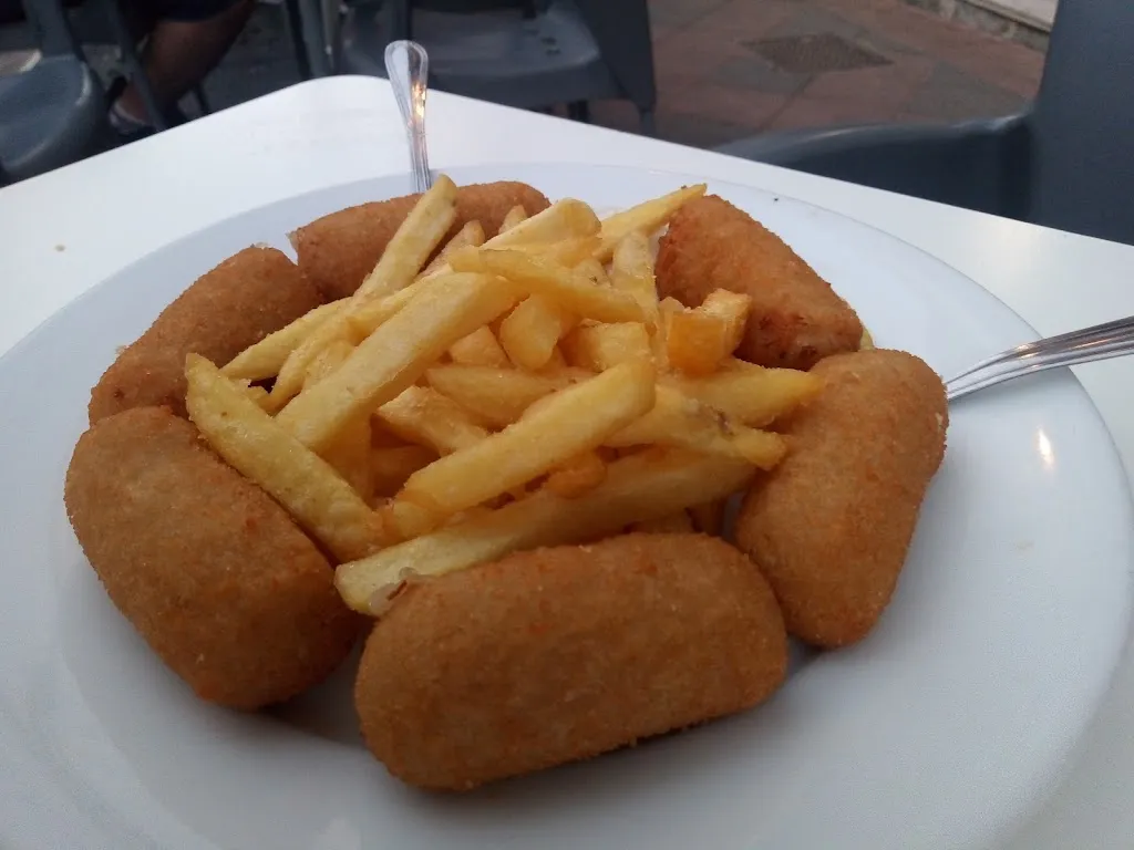 RAMONA APAVALOAI_Armilla_slider_image_3