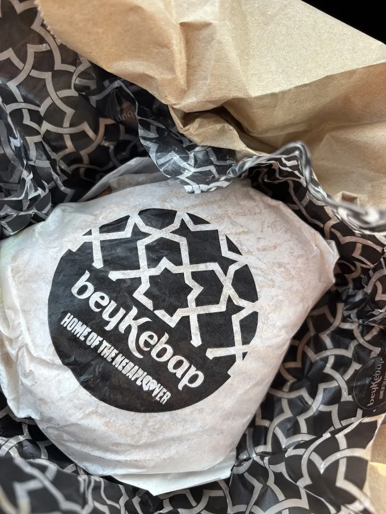 Kat Fred_Beykebap Nevada Shopping_Armilla_review