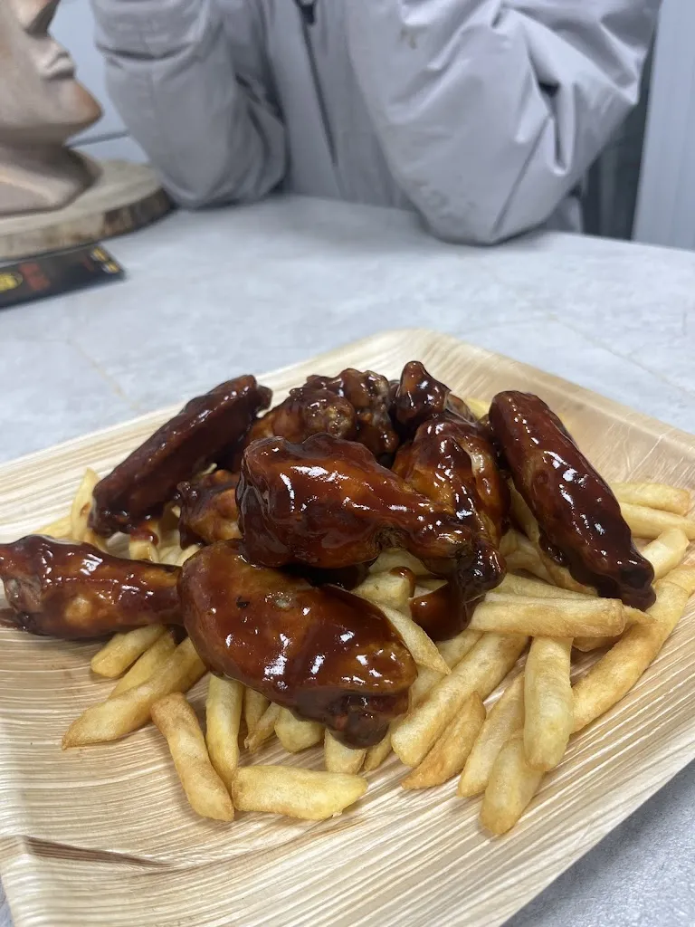 Mariangel Campos_ENTRE PANAS FAST FOOD _Armilla_review