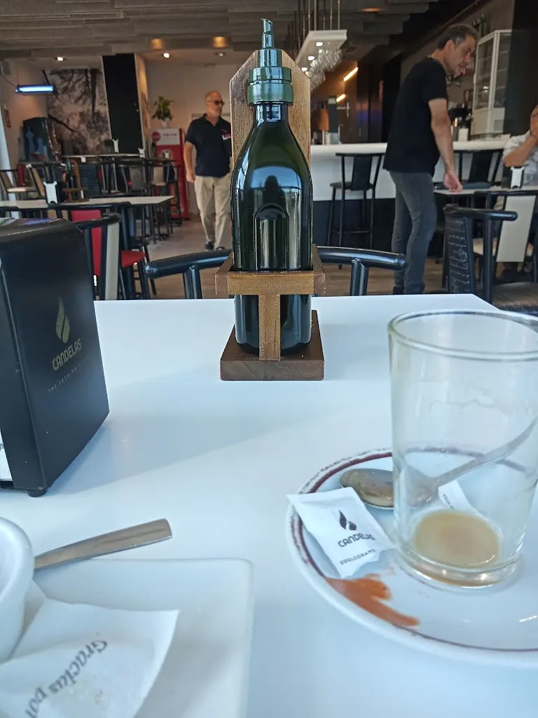 Ester Lauder_Café Bar Alban24_Armilla_review