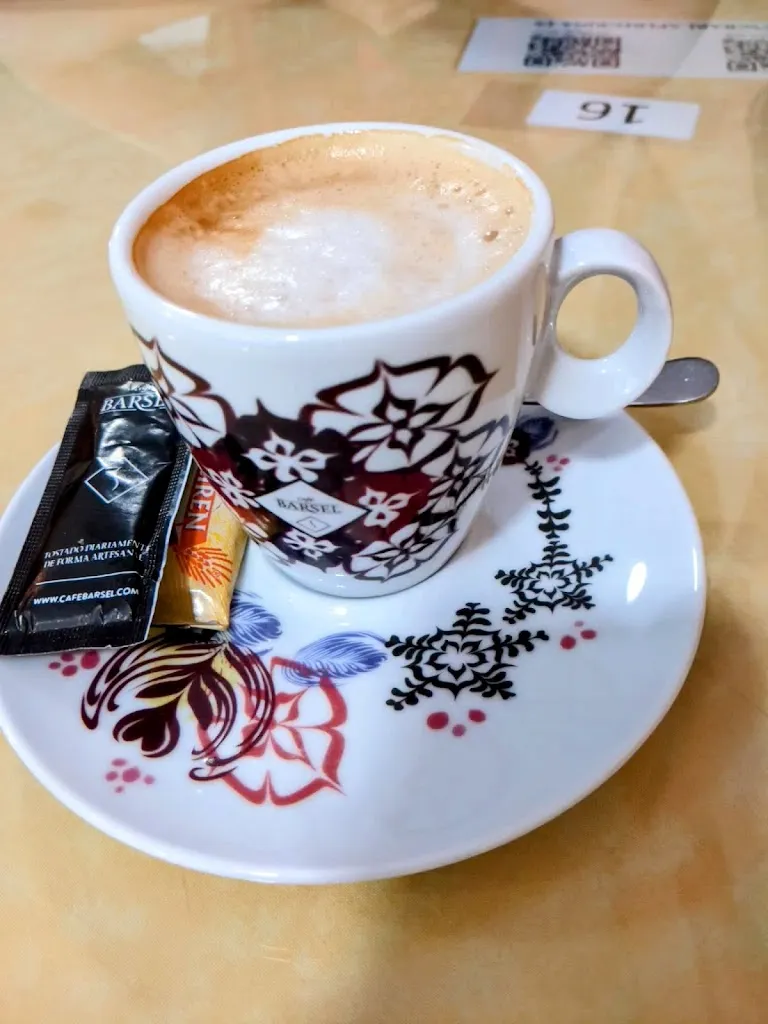 Menu_Alhambra Cafe Bar La Peregrina Restaurante_Benalúa_image_7