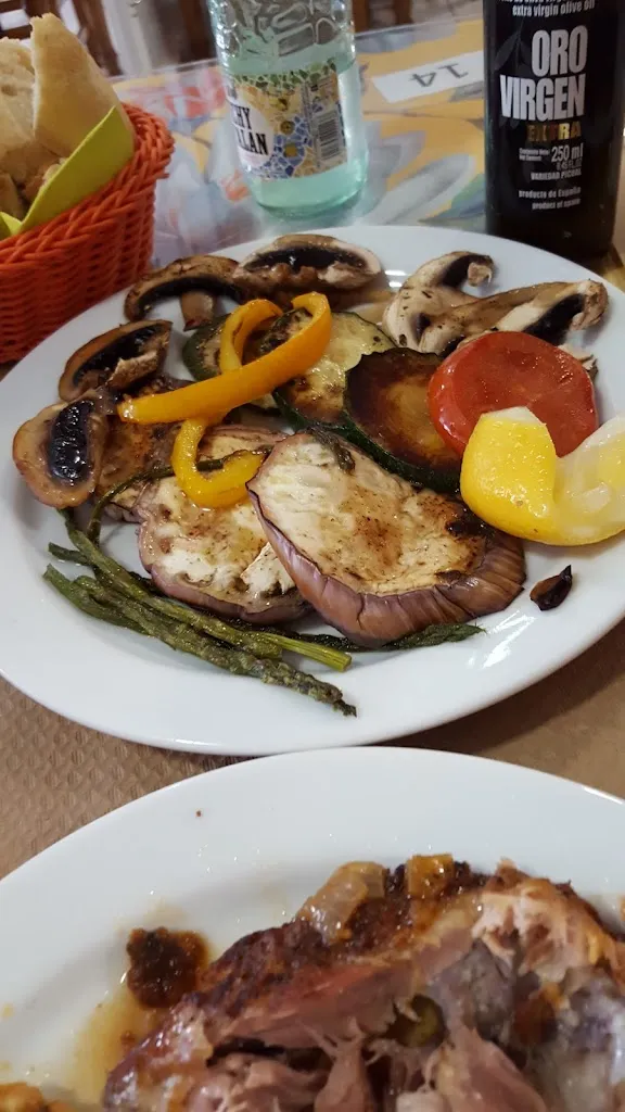 Menu_Alhambra Cafe Bar La Peregrina Restaurante_Benalúa_image_9