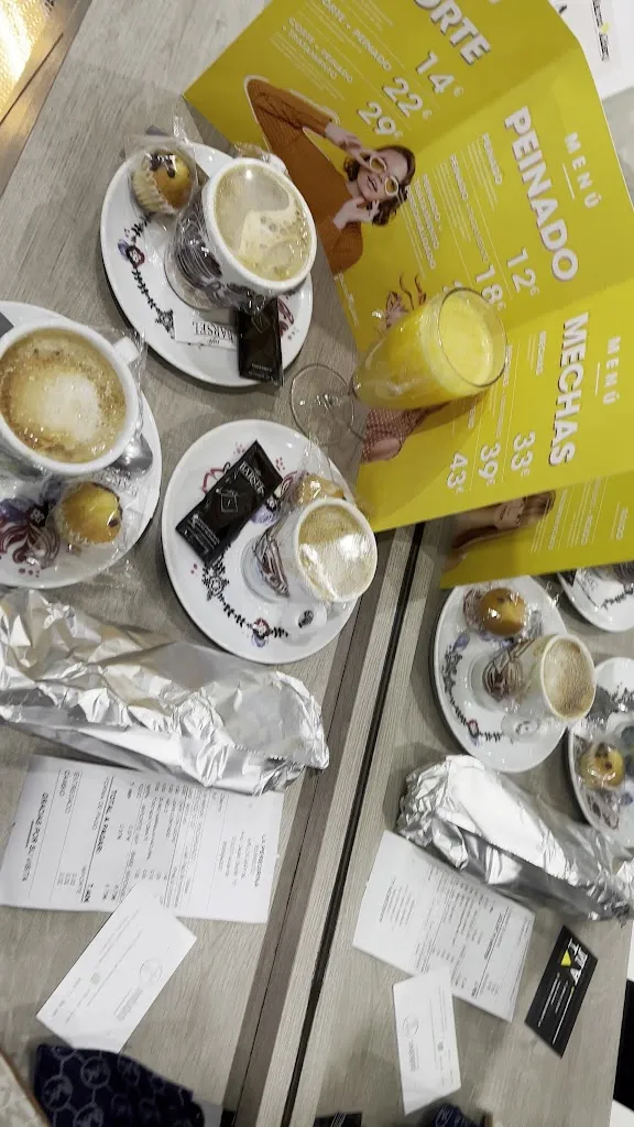 Alhambra Cafe Bar La Peregrina Restaurante_Benalúa_slider_image_2