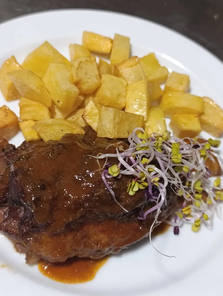 Alhambra Cafe Bar La Peregrina Restaurante_Benalúa_slider_image_3