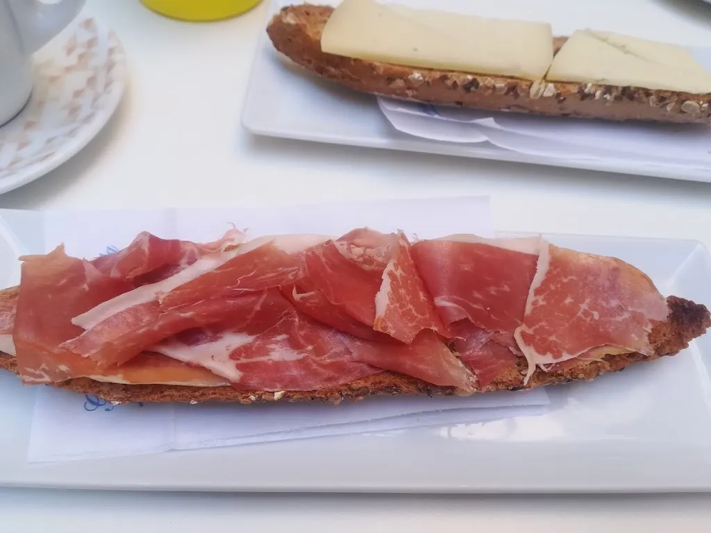 Menü_RAVI CAFÉ_Benalúa_Bild_9